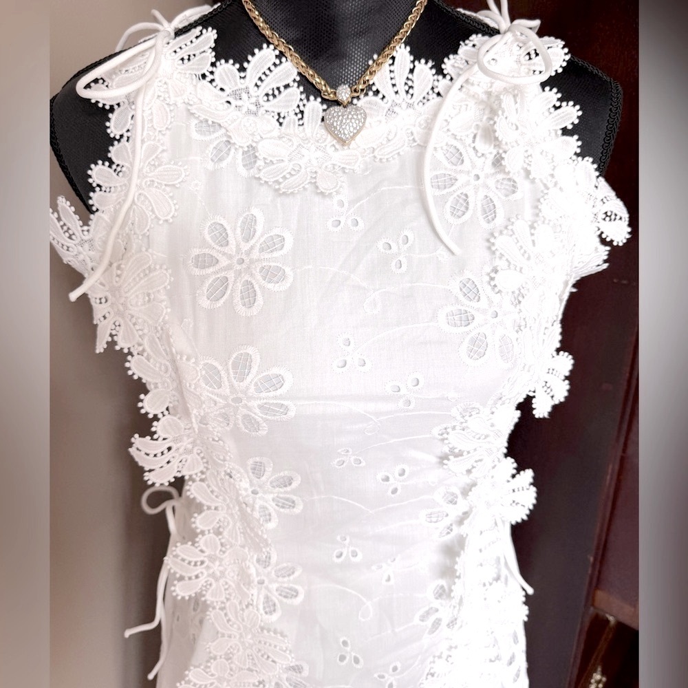NWOT Lace Hook Maxi Dress - Picture 3 of 15